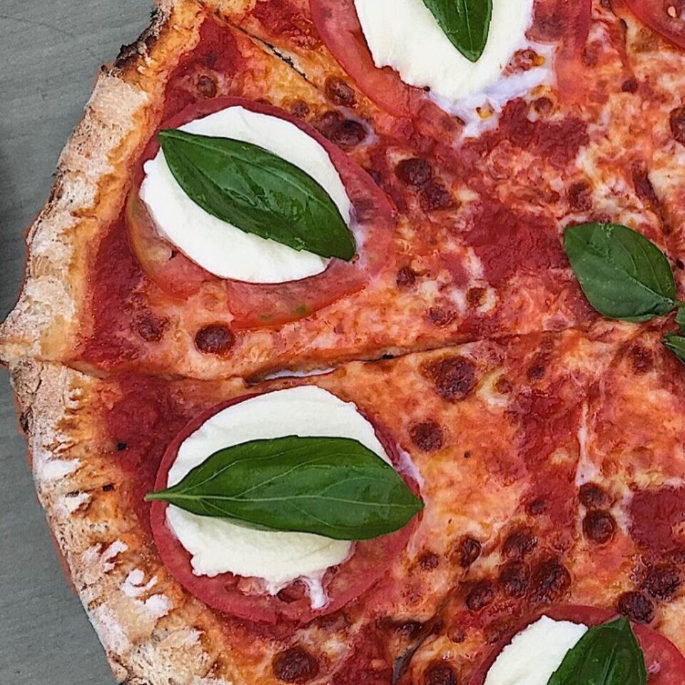Pizza z Rue de Foch przygotowana na dowóz